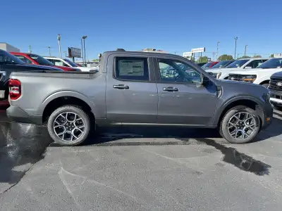 New 2025 Ford Maverick Lariat Crew Cab Truck for sale in St. Joseph MO