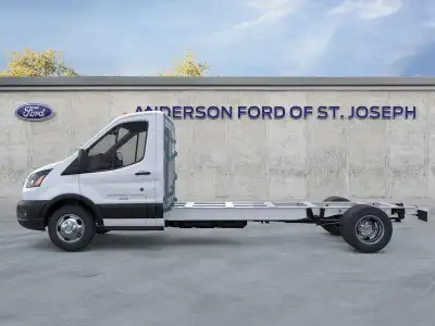 New 2025 Ford Transit Cutaway Transit Cutaway Chassis Van for sale in St. Joseph MO