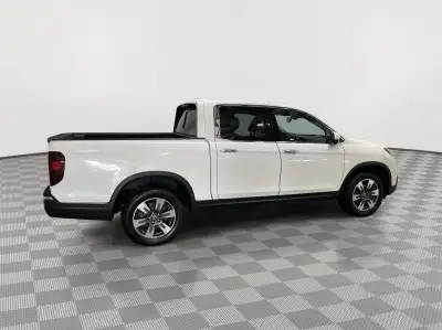 Used 2019 Honda Ridgeline RTL-E Crew Cab Truck for sale in St. Joseph MO Used 2019 Honda Ridgeline RTL-E Crew Cab Truck for sale in St. Joseph MO
