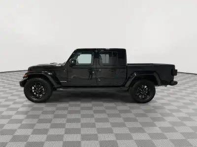Used 2022 Jeep Gladiator High Altitude Crew Cab Truck for sale in St. Joseph MO Used 2022 Jeep Gladiator High Altitude Crew Cab Truck for sale in St. Joseph MO