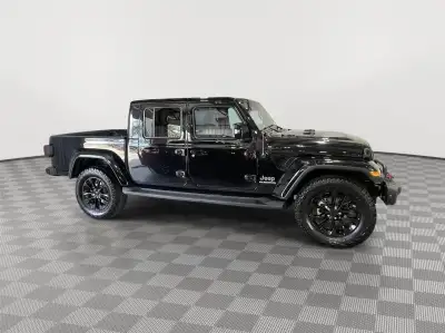 Used 2022 Jeep Gladiator High Altitude Crew Cab Truck for sale in St. Joseph MO Used 2022 Jeep Gladiator High Altitude Crew Cab Truck for sale in St. Joseph MO