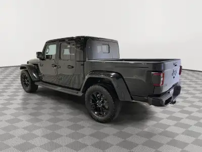 Used 2022 Jeep Gladiator High Altitude Crew Cab Truck for sale in St. Joseph MO Used 2022 Jeep Gladiator High Altitude Crew Cab Truck for sale in St. Joseph MO