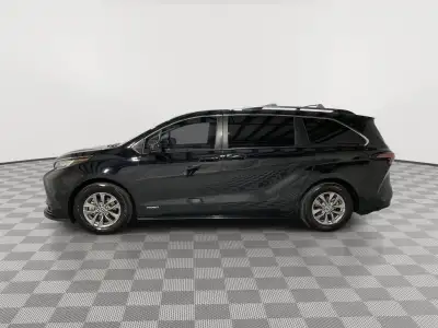 Used 2021 Toyota Sienna LE Minivan for sale in St. Joseph MO Used 2021 Toyota Sienna LE Minivan for sale in St. Joseph MO