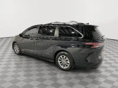 Used 2021 Toyota Sienna LE Minivan for sale in St. Joseph MO Used 2021 Toyota Sienna LE Minivan for sale in St. Joseph MO