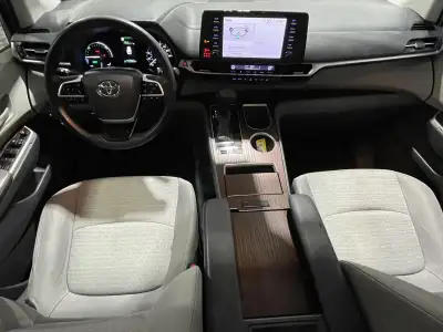 Used 2021 Toyota Sienna LE Minivan for sale in St. Joseph MO Used 2021 Toyota Sienna LE Minivan for sale in St. Joseph MO