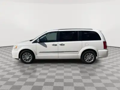 Used 2013 Chrysler Town and Country Touring-L Minivan for sale in Grand Island NE Used 2013 Chrysler Town and Country Touring-L Minivan for sale in Grand Island NE