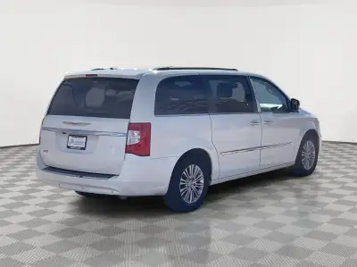 Used 2013 Chrysler Town and Country Touring-L Minivan for sale in Grand Island NE Used 2013 Chrysler Town and Country Touring-L Minivan for sale in Grand Island NE