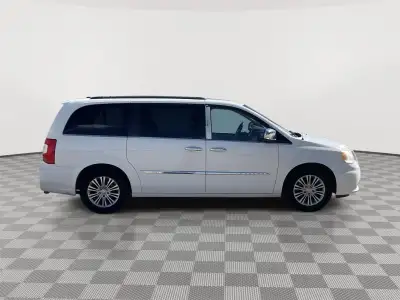 Used 2013 Chrysler Town and Country Touring-L Minivan for sale in Grand Island NE Used 2013 Chrysler Town and Country Touring-L Minivan for sale in Grand Island NE