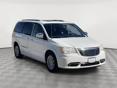 Used 2013 Chrysler Town and Country Touring-L Minivan for sale in Grand Island NE Used 2013 Chrysler Town and Country Touring-L Minivan for sale in Grand Island NE