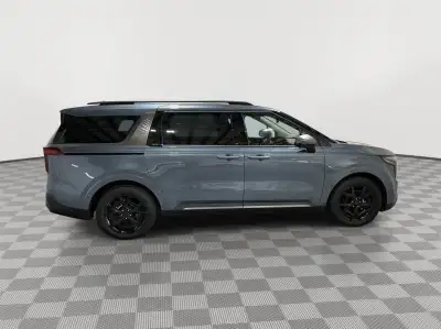 Used 2025 Kia Carnival Hybrid SX Prestige Minivan for sale in St. Joseph MO Used 2025 Kia Carnival Hybrid SX Prestige Minivan for sale in St. Joseph MO