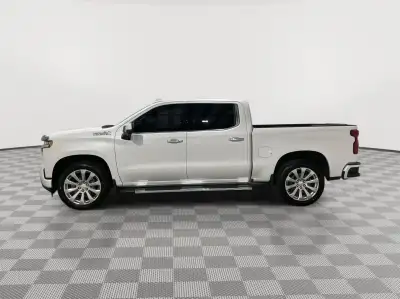 Used 2019 Chevrolet Silverado 1500 High Country Crew Cab Truck for sale in St. Joseph MO Used 2019 Chevrolet Silverado 1500 High Country Crew Cab Truck for sale in St. Joseph MO