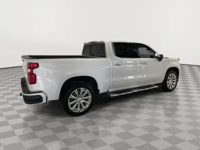Used 2019 Chevrolet Silverado 1500 High Country Crew Cab Truck for sale in St. Joseph MO Used 2019 Chevrolet Silverado 1500 High Country Crew Cab Truck for sale in St. Joseph MO