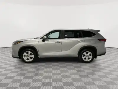 Used 2023 Toyota Highlander L SUV/Crossover for sale in St. Joseph MO Used 2023 Toyota Highlander L SUV/Crossover for sale in St. Joseph MO