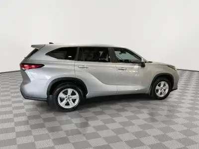 Used 2023 Toyota Highlander L SUV/Crossover for sale in St. Joseph MO Used 2023 Toyota Highlander L SUV/Crossover for sale in St. Joseph MO