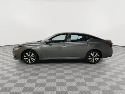 Used 2021 Nissan Altima 2.5 SV Sedan for sale in St. Joseph MO Used 2021 Nissan Altima 2.5 SV Sedan for sale in St. Joseph MO