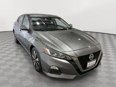 Used 2021 Nissan Altima 2.5 SV Sedan for sale in St. Joseph MO Used 2021 Nissan Altima 2.5 SV Sedan for sale in St. Joseph MO
