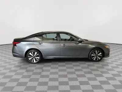 Used 2021 Nissan Altima 2.5 SV Sedan for sale in St. Joseph MO Used 2021 Nissan Altima 2.5 SV Sedan for sale in St. Joseph MO