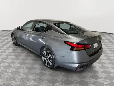 Used 2021 Nissan Altima 2.5 SV Sedan for sale in St. Joseph MO Used 2021 Nissan Altima 2.5 SV Sedan for sale in St. Joseph MO
